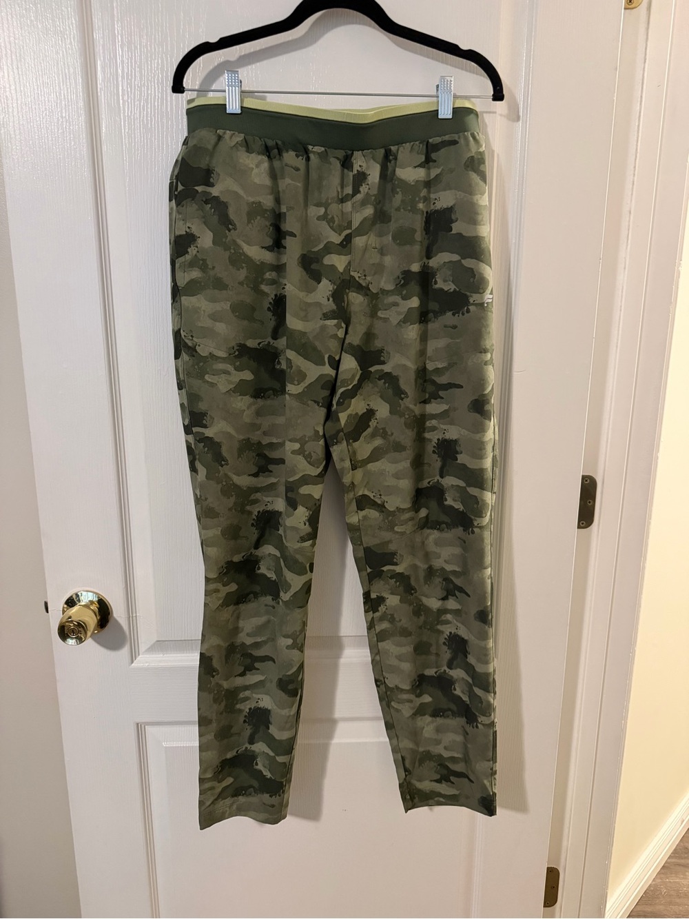 Fabletics Men's Olive Camo Joggers